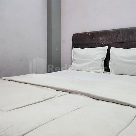 Puspita Homestay Mitra Reddoorz Бекасі Екстер'єр фото