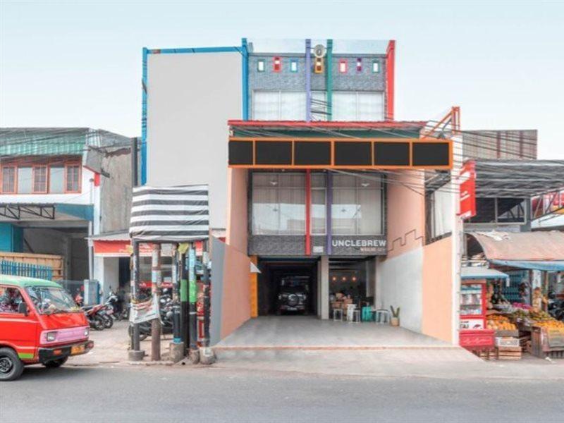 Puspita Homestay Mitra Reddoorz Бекасі Екстер'єр фото