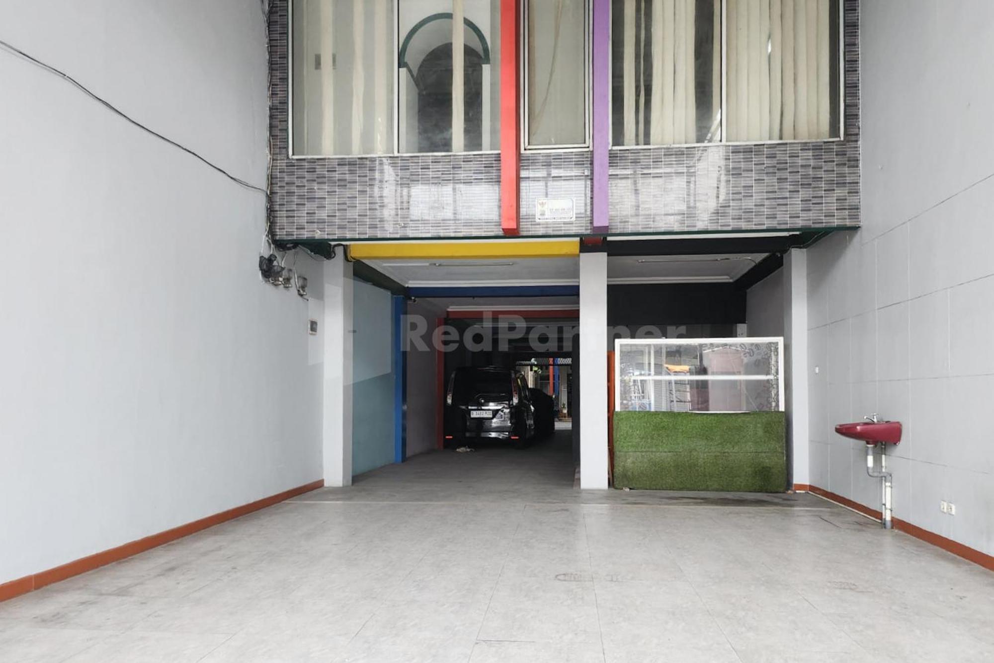 Puspita Homestay Mitra Reddoorz Бекасі Екстер'єр фото