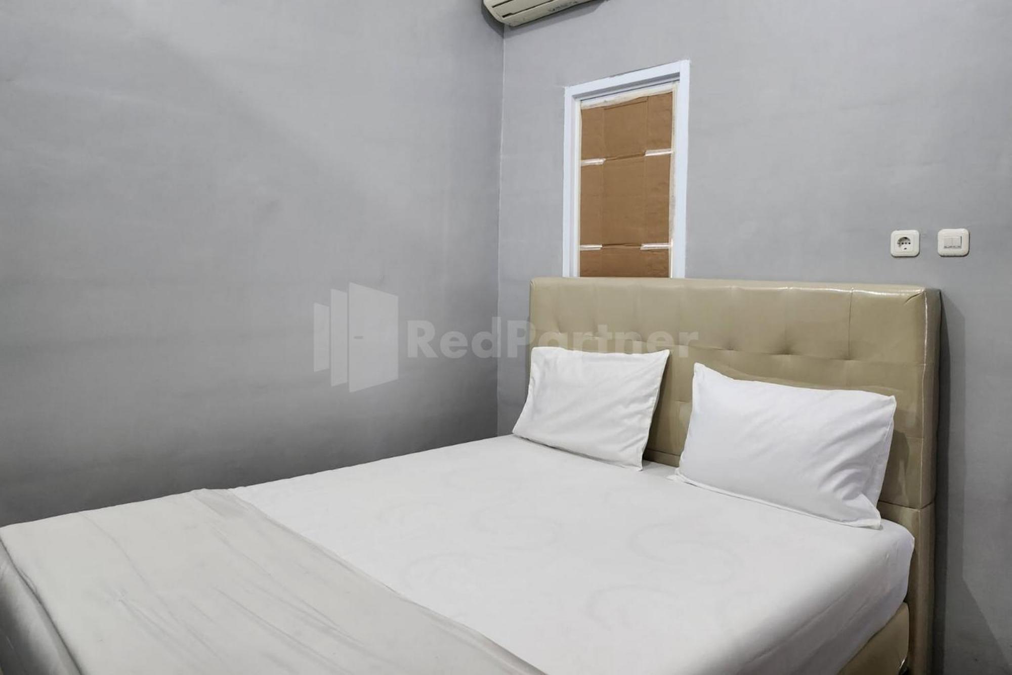 Puspita Homestay Mitra Reddoorz Бекасі Екстер'єр фото