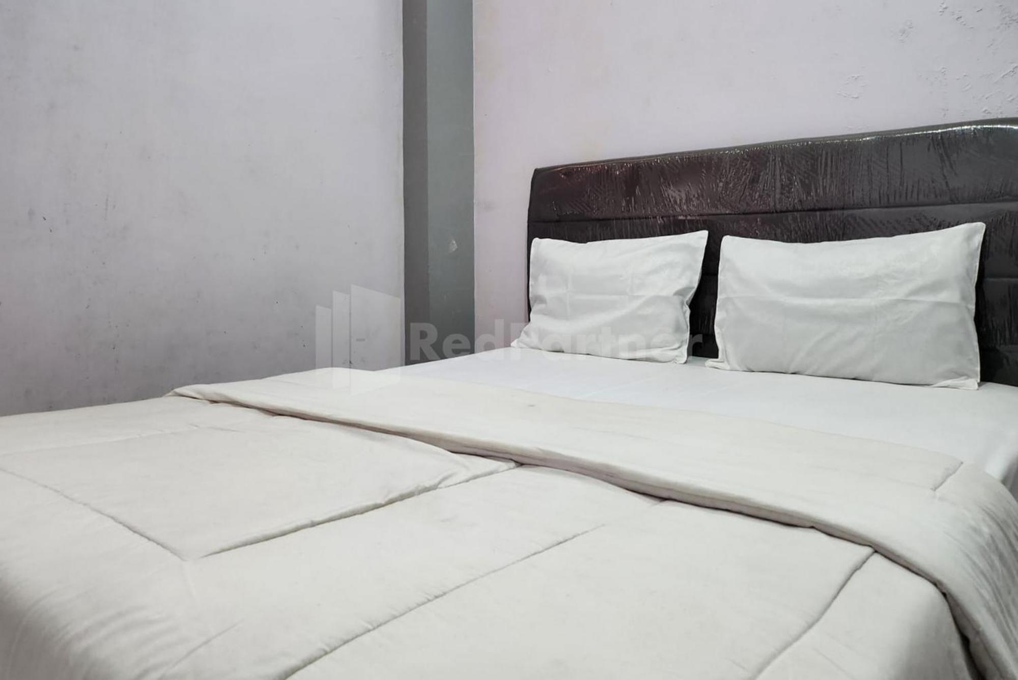 Puspita Homestay Mitra Reddoorz Бекасі Екстер'єр фото